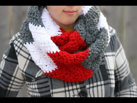 How to Crochet a Chunky Wavy Cowl Neck Infinity Scarf
