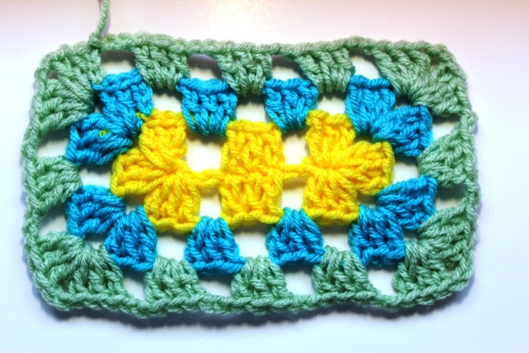 How to #Crochet a granny Rectangle