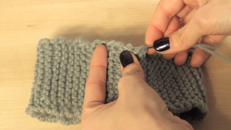 Knitting: How to Seam Ends Together to Join Cast On and Bind Off Edges