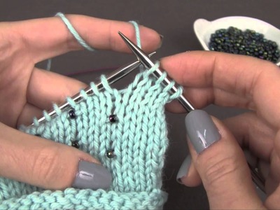 Knitting with Beads: the stringing method