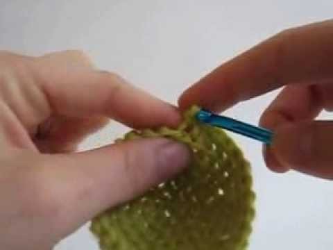 How to Crochet (holding your hook)
