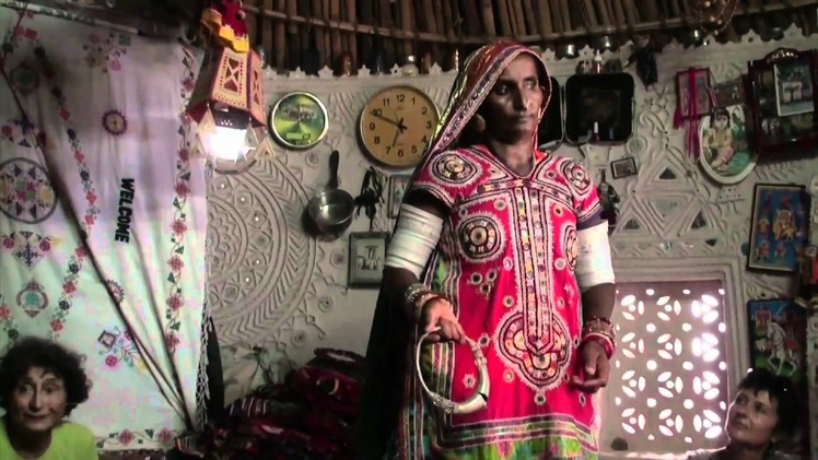 The craftsmen of Gujarat  5.7 - Embroidery (India)