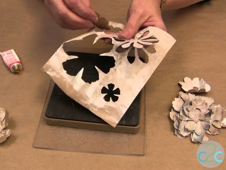 How to Create a Shabby Chic Flower Frame with Recycled Grocery Bags!