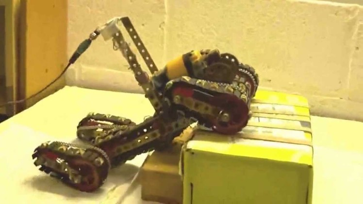 Meccano Erector Model with 4 epicyclic tracks in action