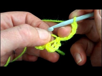 How to crochet a tiny flower - tutorial