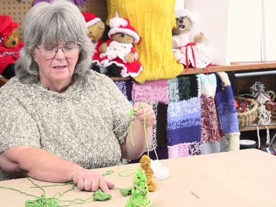 How to Knit a Tiny Christmas Tree : Holiday Crafts & Decorations