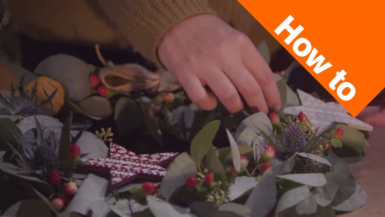 Craft Corner: How to Make a Christmas Wreath