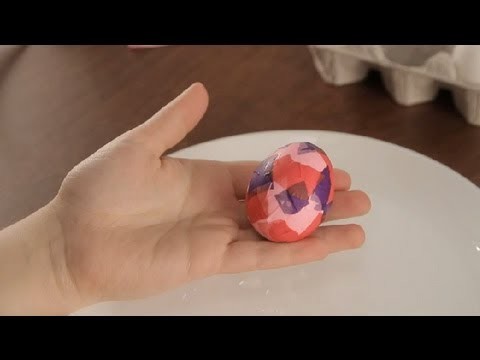 How to Decorate an Egg With Tissue Paper : Paper Art Projects