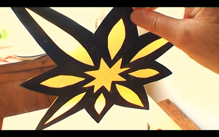 How to Make an Origami Window Star - falte Dir Deinen Origami Fensterstern!