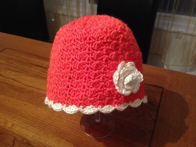 How to crochet a girl hat using a shell stitch