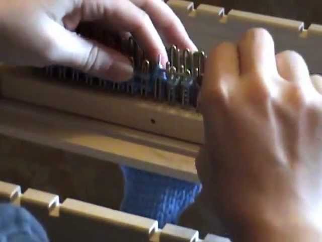 Uwrap stitch on the Kiss Knitting Loom