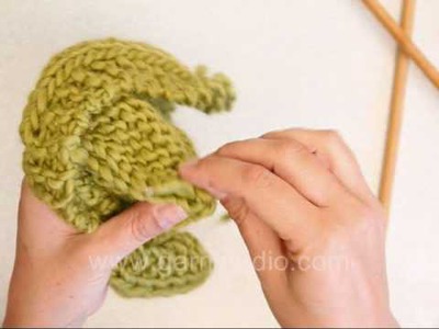 DROPS Knitting Tutorial: How to knit a hood on a garment