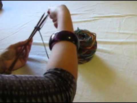 Kids knitting video cast on and knit.flv