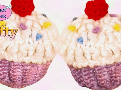 Left Hand Crochet - How to make a Crochet Cupcake left Hand Version Crochet Geek