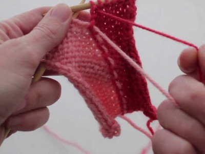 Twist the Yarn Together - How-to make an intarsia color change while knitting.