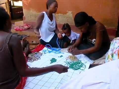 Mzuribeads making paper bead jewellery