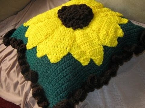 Large Sunflower Pillow pt 2 - Left Handed Crochet Tutorial