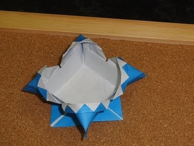 Daily Origami:  076 - Container with Feet
