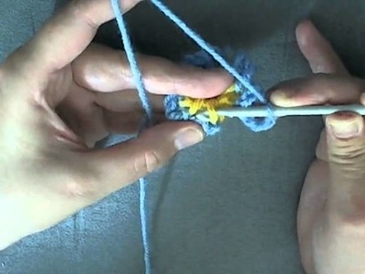 How to Crochet a Daisy Rug Part 1