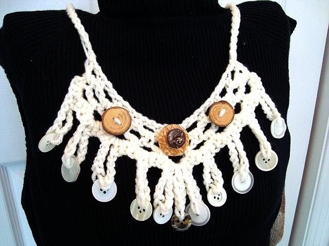 How to CROCHET A BUTTON NECKLACE, accessories, jewelry, fiber art, recyle