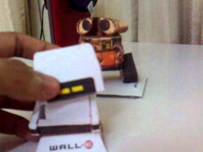 Wall-E and M-O papercraft