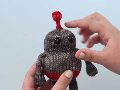 How to knit I-cord: pipe-cleaner method