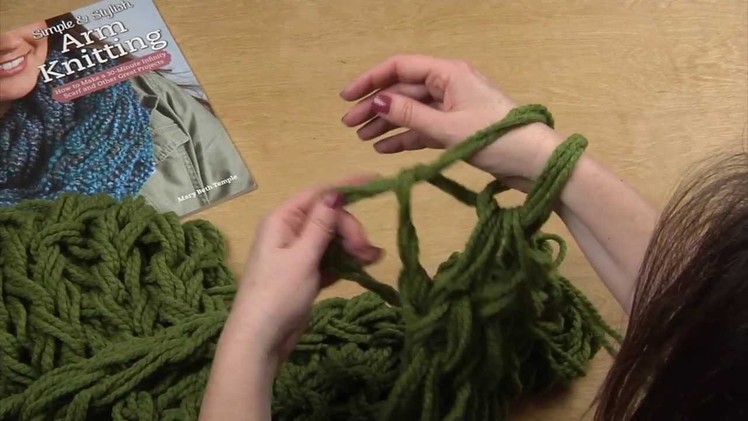 Arm Knitting: HI-DEF 30 Minute Infinity Scarf