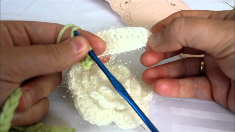 How to crochet Flower petals with leaf part 2.