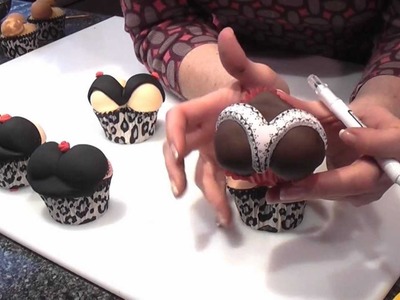 Valentines Heart Cupcakes (Sexy Bums & Boobs) - Cake Craft World Video 6