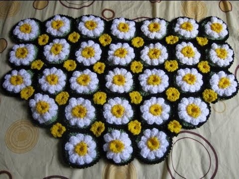 How to Crochet a Daisy Rug Tutorial 1