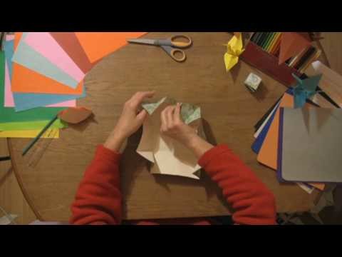 Paper Craft Projects : How to Fold a Paper Cube