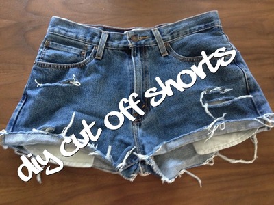 DIY shorts : How to make distressed denim jean shorts