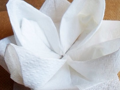 Make a Pretty Napkin Origami Waterlily - Crafts - Guidecentral