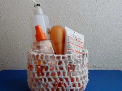 How to make a decorative container with a plastic bottle and crochet made with pllastic bags