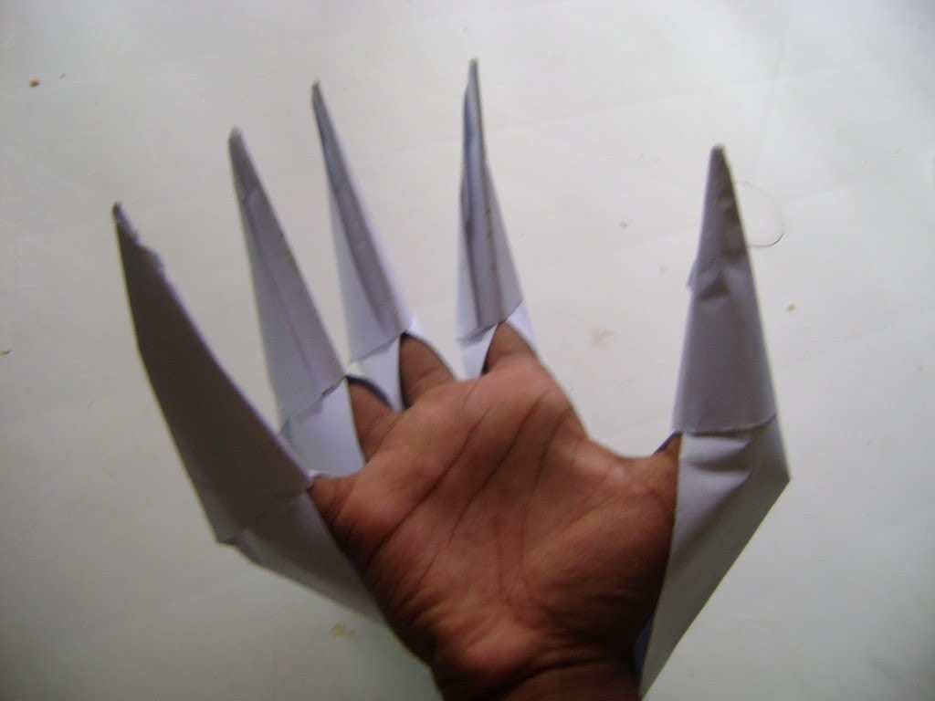 Дракон на палец из бумаги. Длинные бумажные когти. Бумажные когти на пальцы. Бумажные когти дракона. Ногти из бумаги.