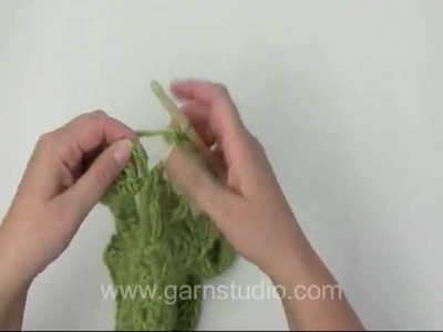 DROPS Crochet Tutorial: How to crochet a flower circle