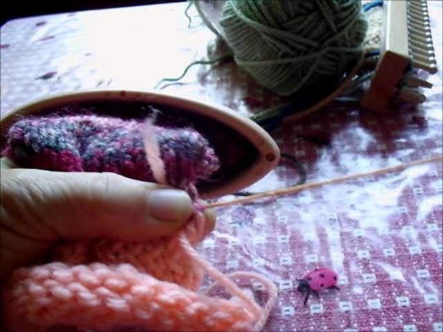 Loom Knitters Sockumentaries removing waste yarn or cast on rag from finished sock toe