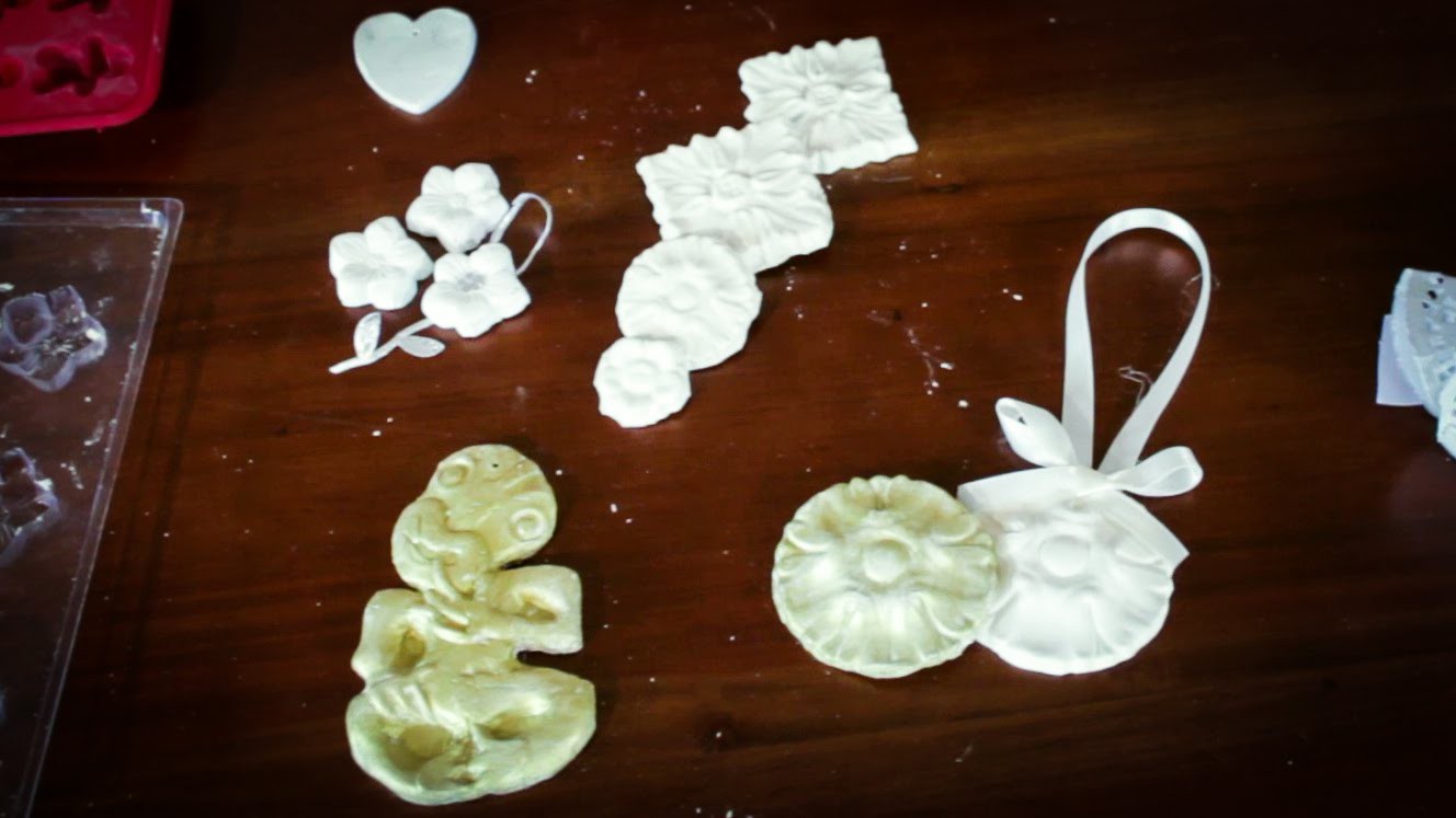 Arts and Crafts Tutorial: How to Make Air-Dry Clay Christmas Tree Decorations