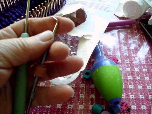 DIY ergonomic knitting loom hook