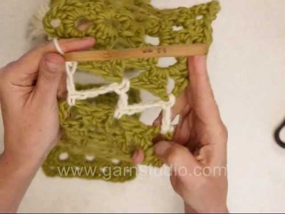 DROPS Crochet Tutorial: How to crochet together Granny squares.