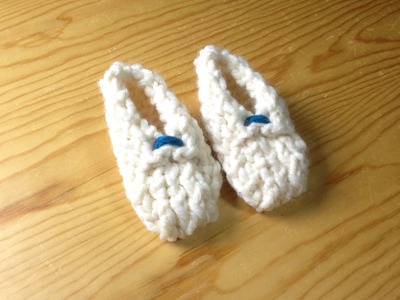 How to Loom Knit Baby Shoes (DIY Tutorial)