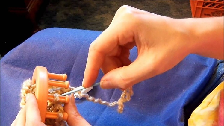 How To Use a Round Knitting Loom