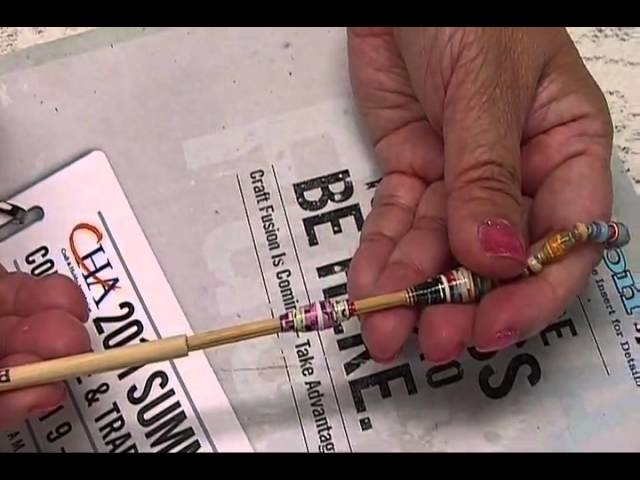 How to:  Cut & Roll Magazine Strips for Paper Beads by JaniceMae
