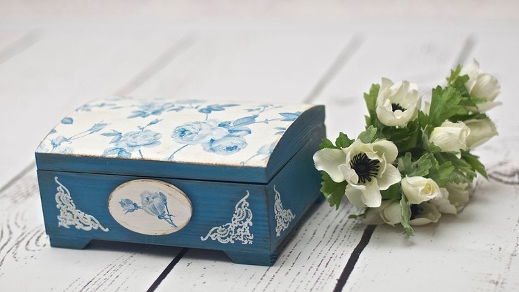 Decoupage box with blue roses -  tutorial DIY
