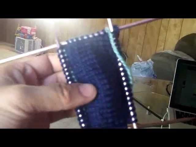 Knitting a phone cozy