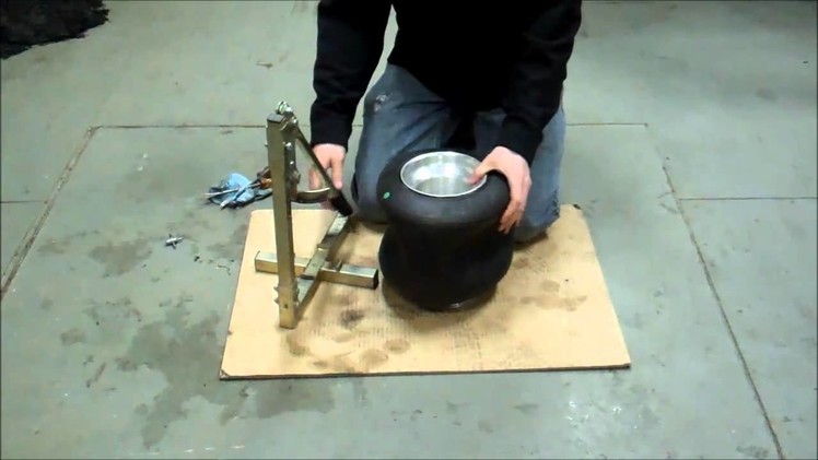 How to - Dismount a Tire - Standard Bead Breaker