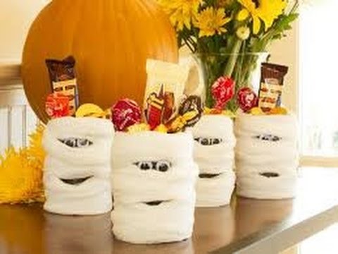 DIY Mummies using toilet paper rolls (Halloween Decorations)