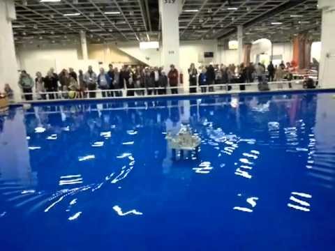 Model-Expo 2011, Unbelievable landing on a stamp sized oil rig helipad
