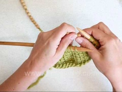 DROPS Knitting Tutorial: How to knit with multiple beads