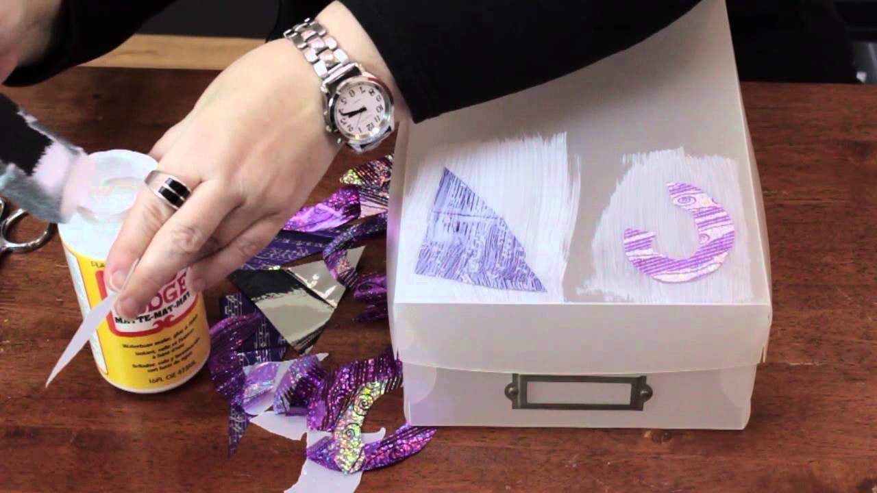 How to Decorate a Plastic Box With a Collage : Various Decorative Crafts